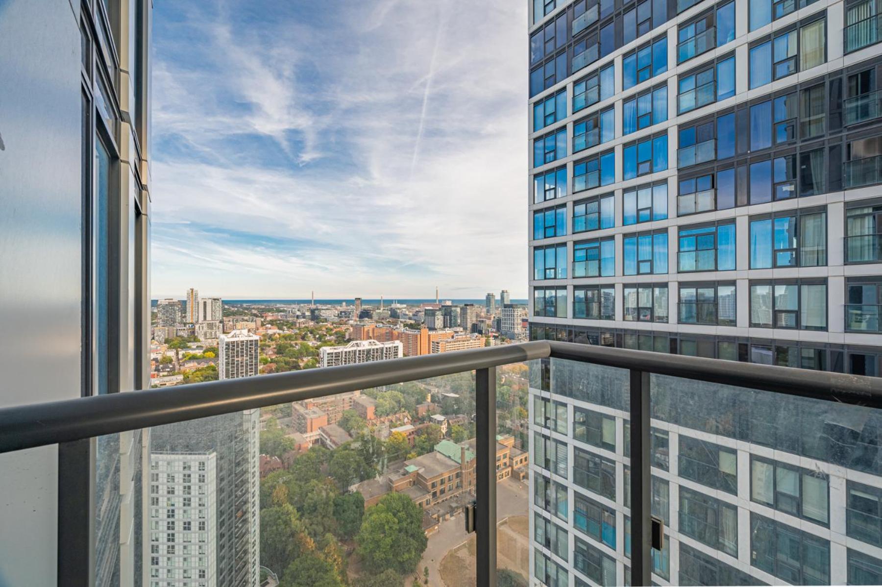 Toronto Garden Suites Bagian luar foto