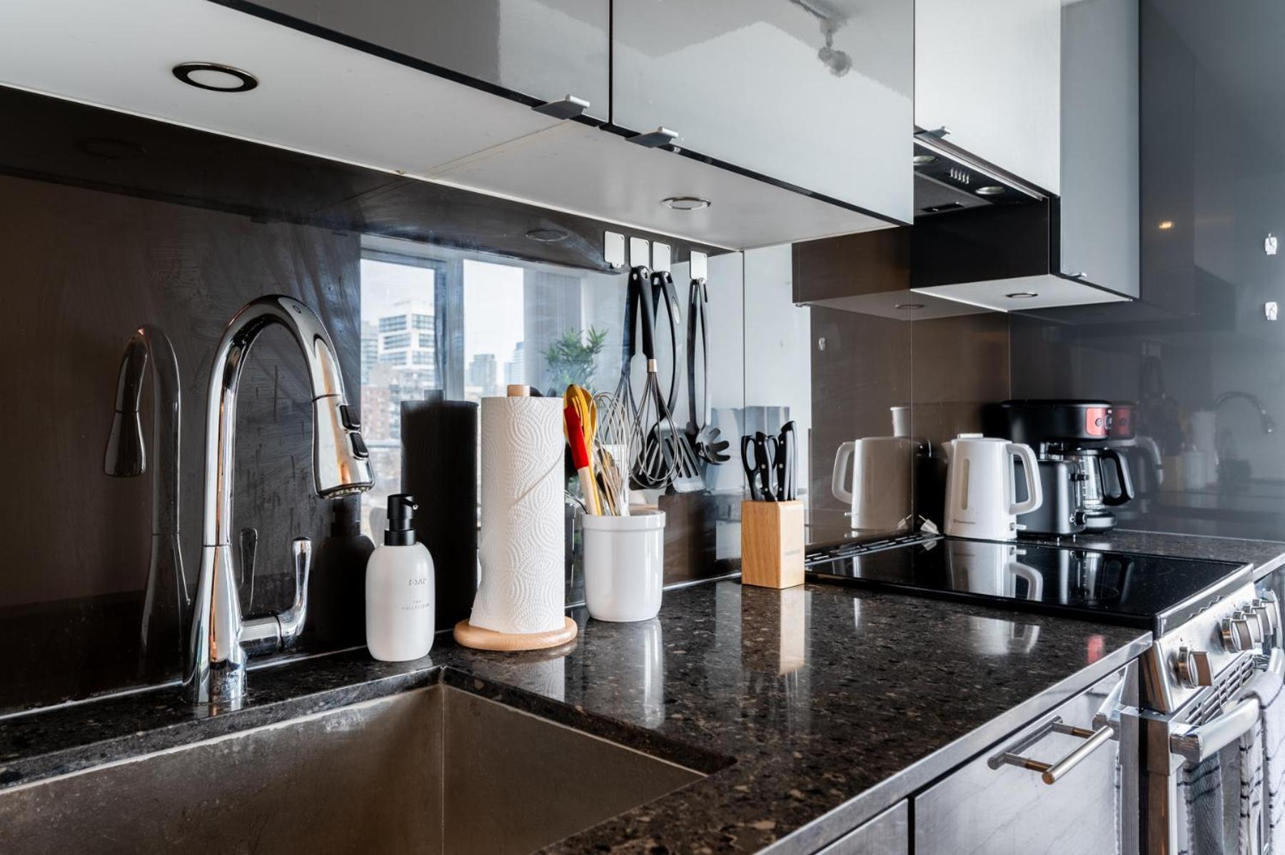 Toronto Garden Suites Bagian luar foto